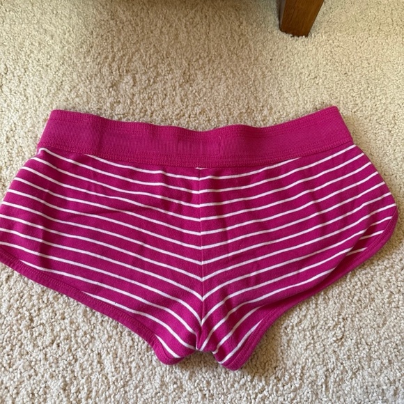 2016 Abercrombie low rise mini shorts - Picture 4 of 4